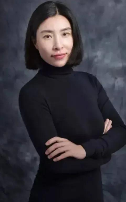 1998年，申通创始人聂腾飞开车冲出高速护栏最终身亡，妻子陈小英随后套现146亿
