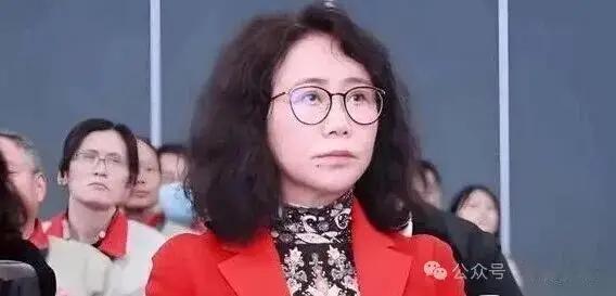 河南，星宇股份一则内部处罚通报炸了锅——董事长周晓萍自罚全年110万年薪，理由是