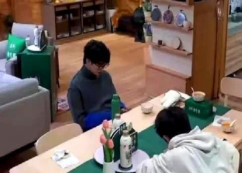 朱丹这张嘴又给自己惹麻烦了！之前她在另一档节目里聊起自家孩子更让人无语非让女