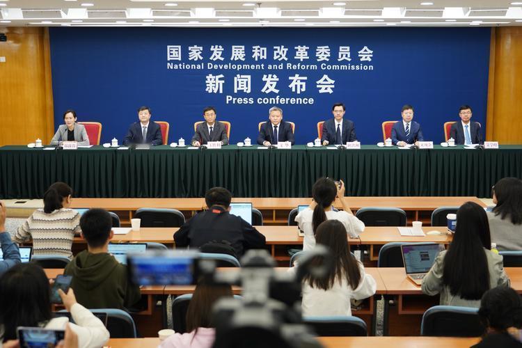 “划定新红线，中方发出相当强硬的警告：Manus绕道出海行不通”！2025年