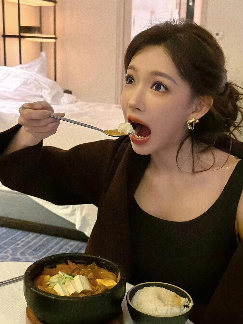 程潇的520营业照，好美～