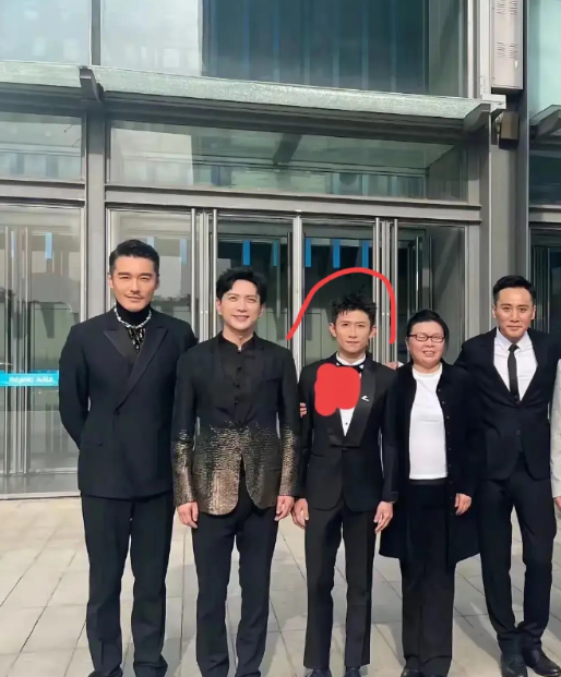 这绝对是张一山最想删除的一张照片