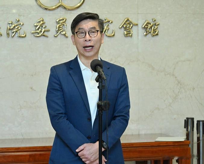 韩国瑜喊“被抹黑”钟佳滨：2028梦蠢蠢欲动针对昨批赖清德、卓荣泰引发绿营