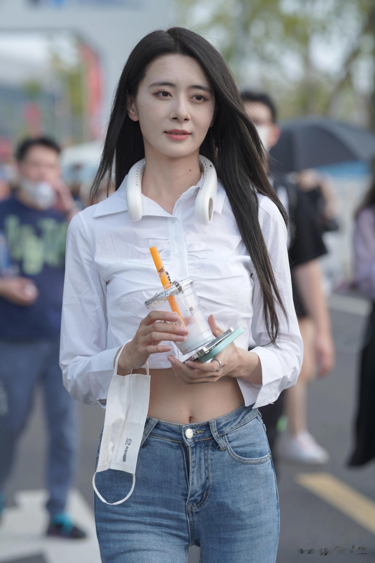 来黑龙潭公园吸收一下灵气～模特身材怎么样？