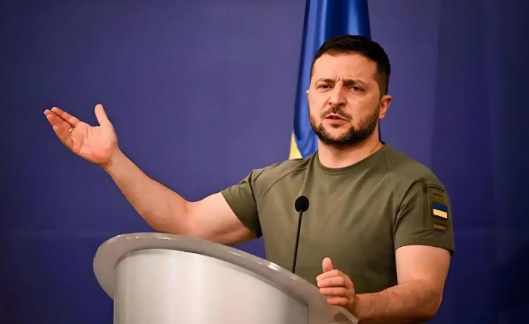 泽连斯基把战机当白菜买？刚买100架鹰狮，又要买100架阵风哪来的钱？刚在瑞典