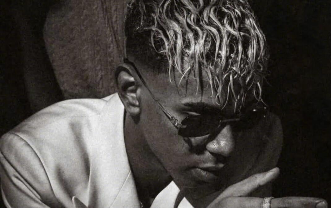 欧洲转会新闻！★自毁前程！虽然有伤在身，但亚马尔依然在享受派对的乐趣，直到凌