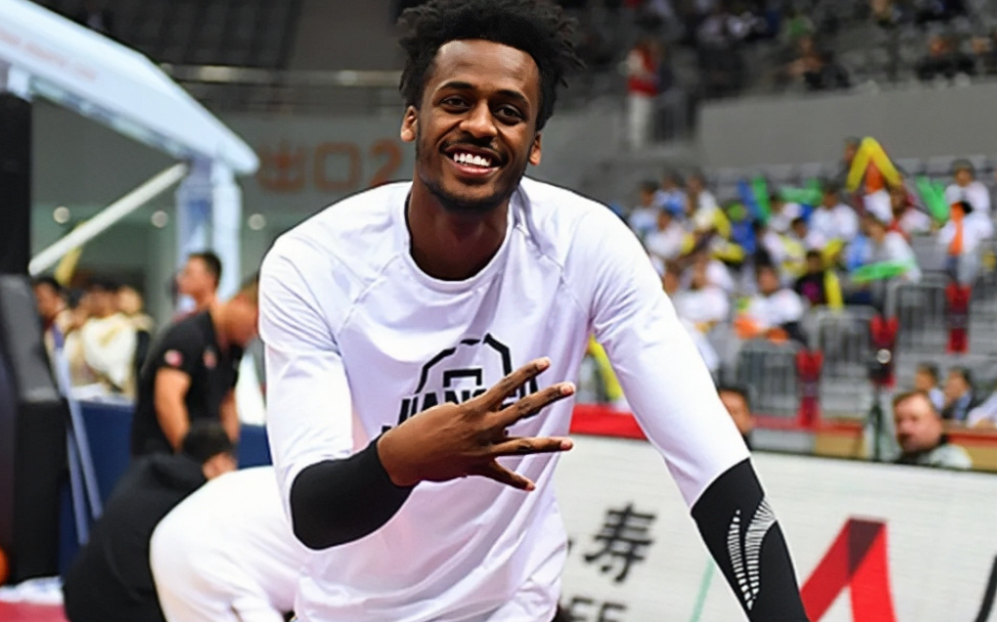 前CBA外援布莱克尼因涉嫌操控CBA等多个联赛打假球被指控。据美国当地法庭公开信