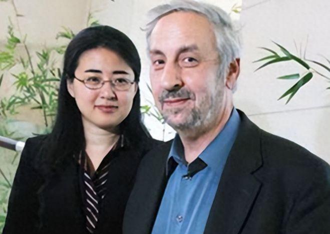 1999年，28岁北大才女田晓菲嫁给53岁美国导师，父母气的咬牙切齿，但田晓菲
