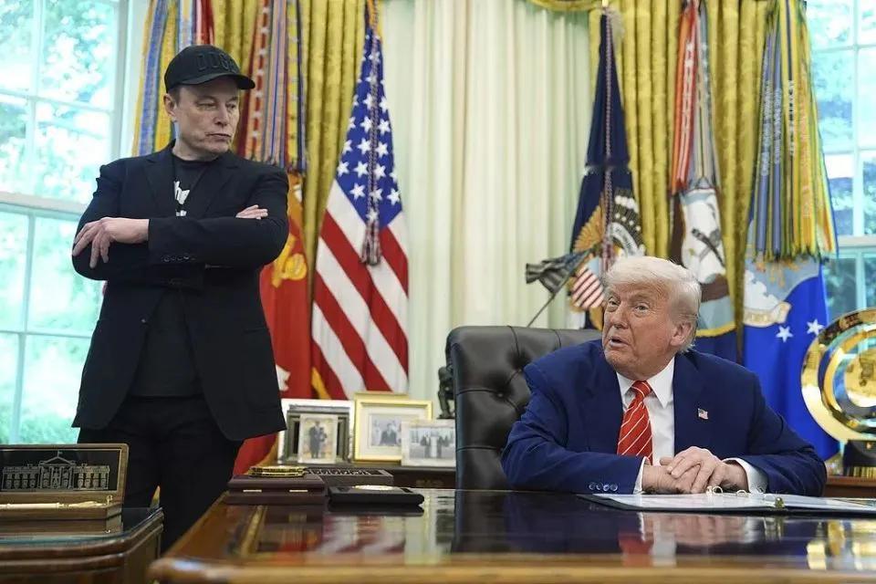 马斯克已经疯的没边了，他竟公开表示，美国党的首要任务，就是“曝光”，曝光什么，当