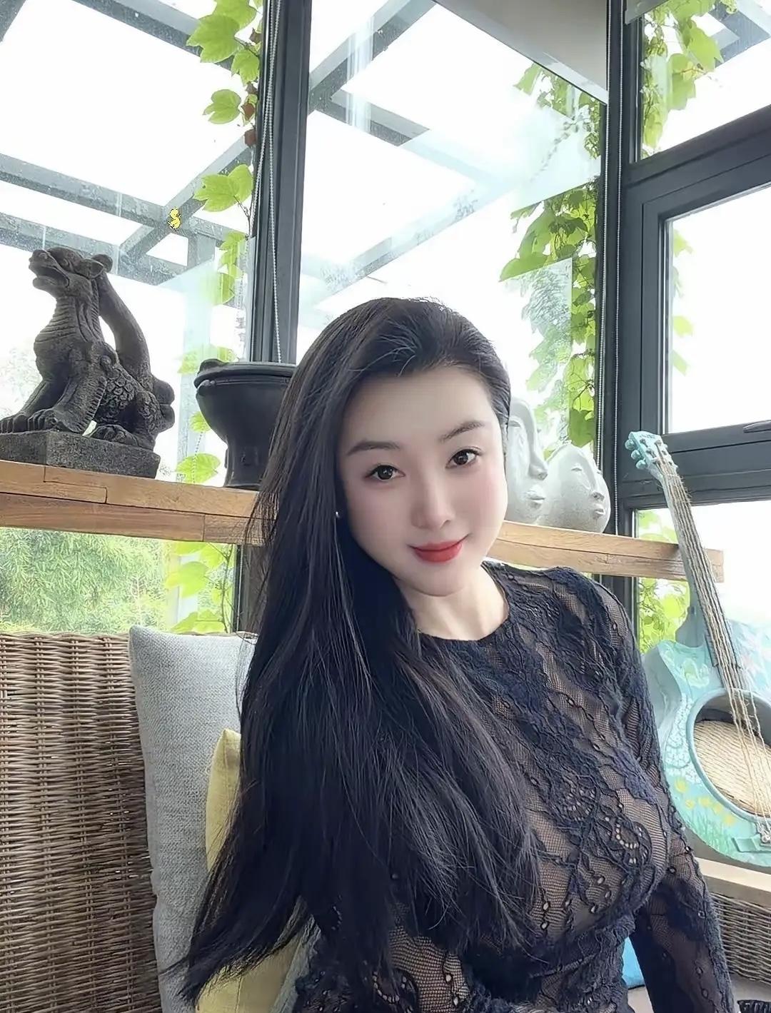 我老公是我死缠烂打追到的！他当初根本就不喜欢我！身边很多朋友都羡慕我，说我命