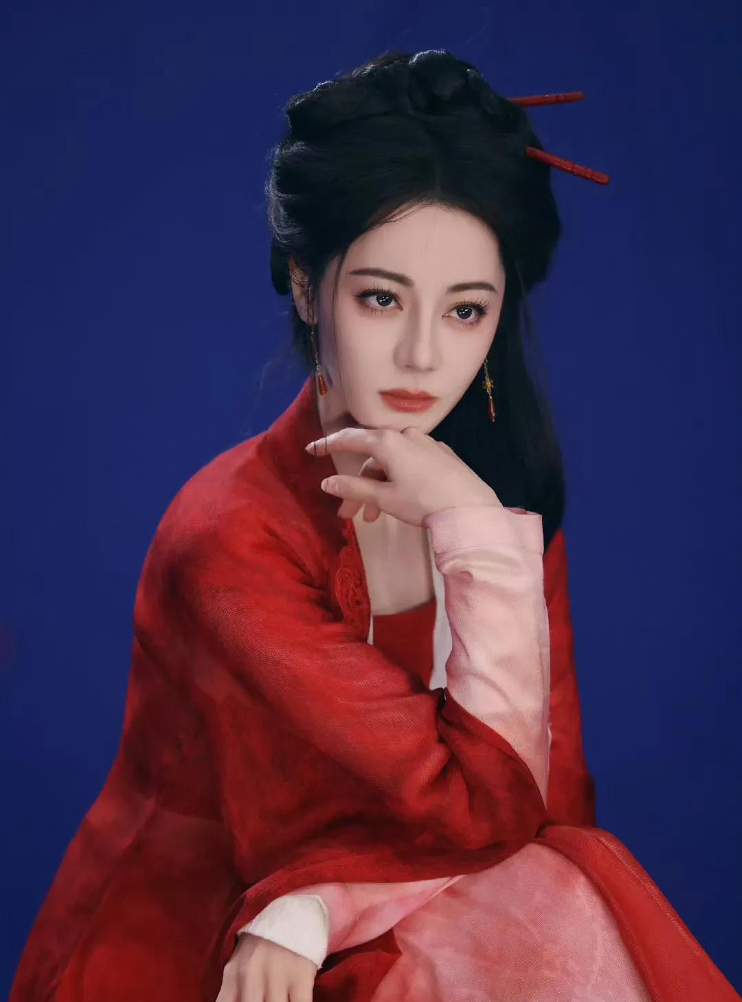 《慕胥辞》迪丽热巴好美！电视剧《慕胥辞》预约破150万，物料放送，迪丽热巴、陈
