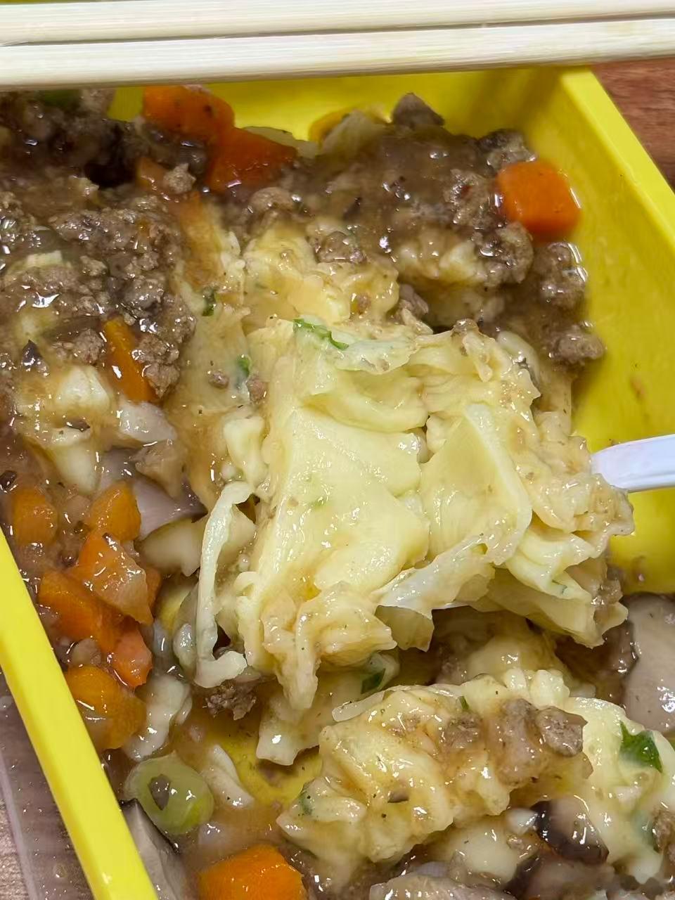 昨天才知道原来肠粉也有预制的，那口感绝了，受害者+1因为拔了智齿需要吃点软乎的，