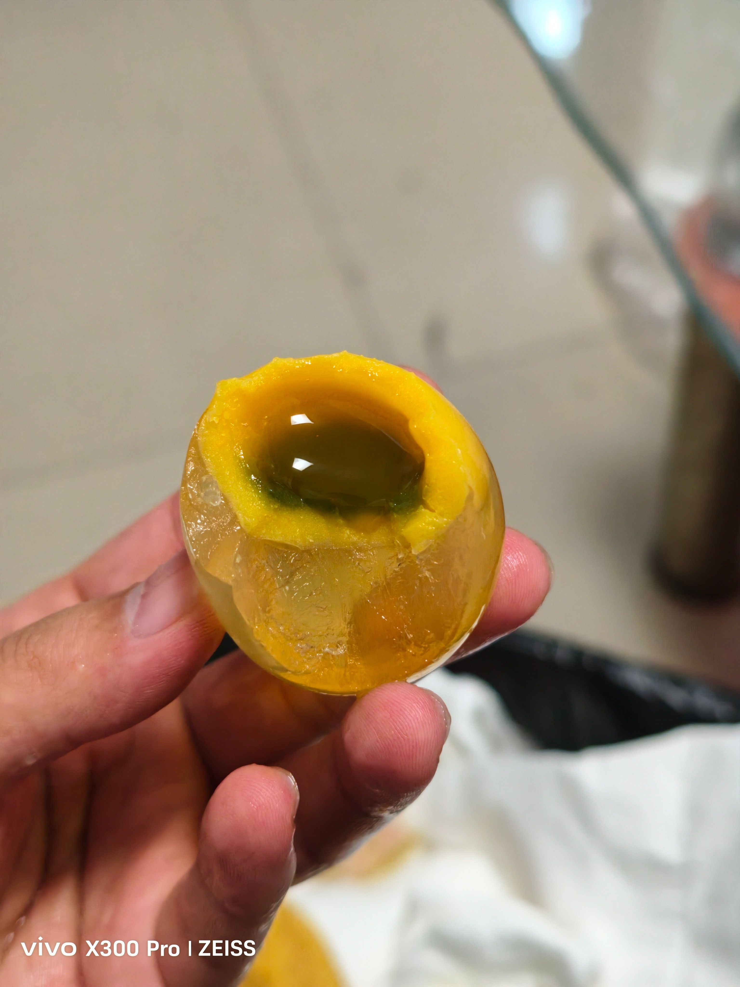 生活手记最近买的皮蛋没有一个好吃的，都有一股特别大的碱味。