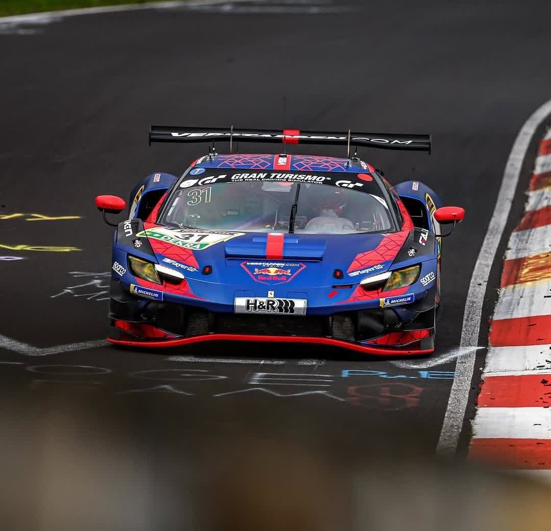 这是什么降维打击啊？维斯塔潘GT3首秀就碾压夺冠！要问四届F1世界冠军