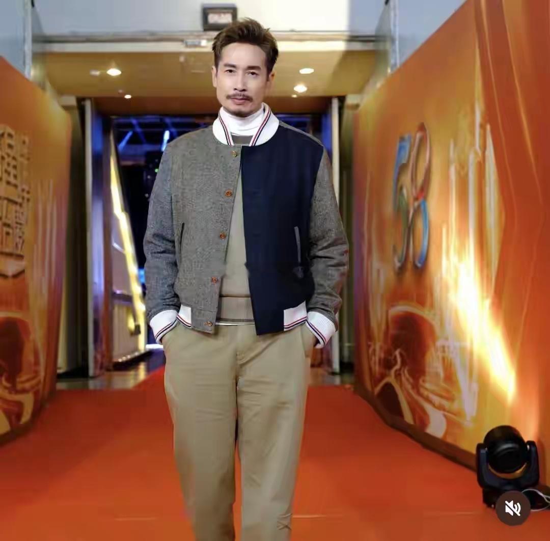 陈豪一家搬入半山豪宅，月租16万与蔡卓妍为邻，一人负担全家开销！！！！！