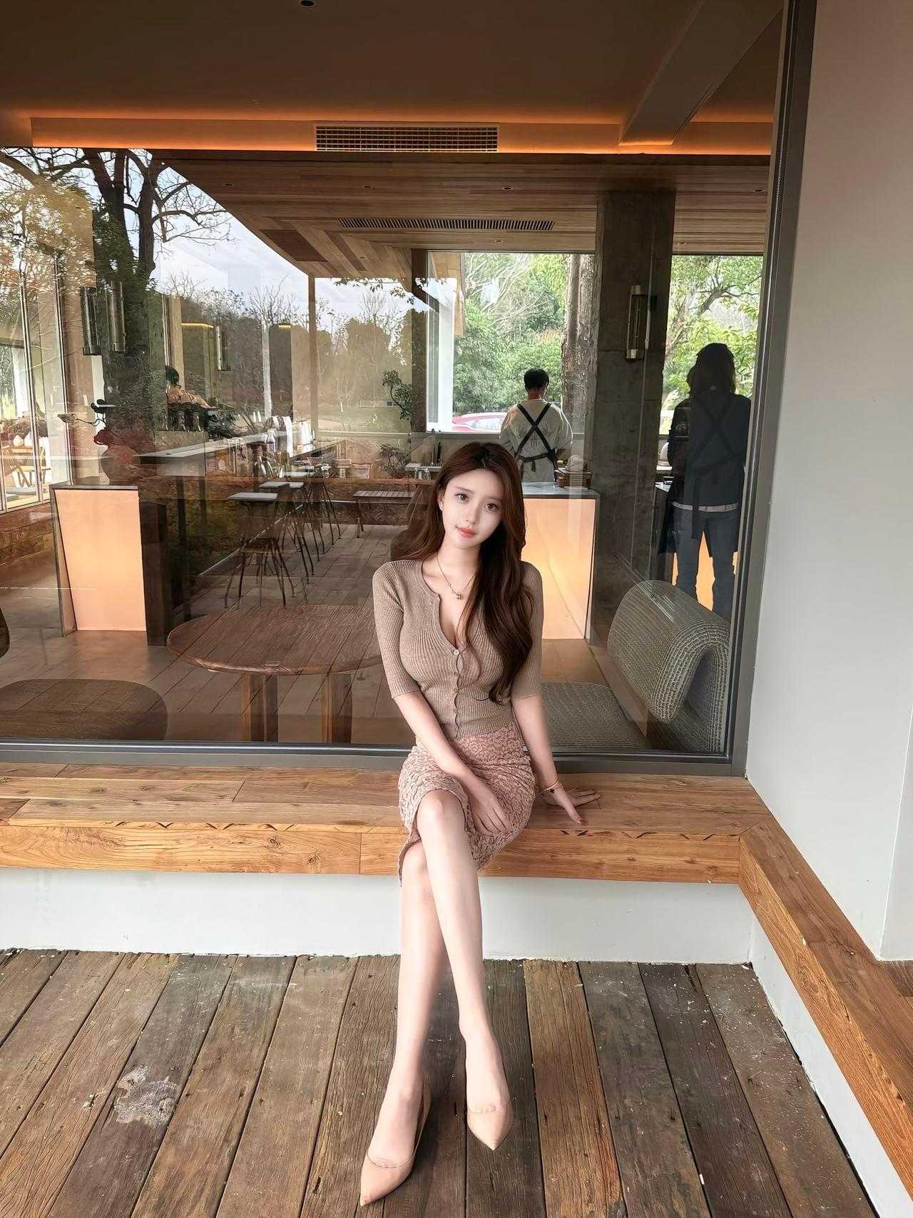 我点了一杯拿铁，也点了一个等你的黄昏。