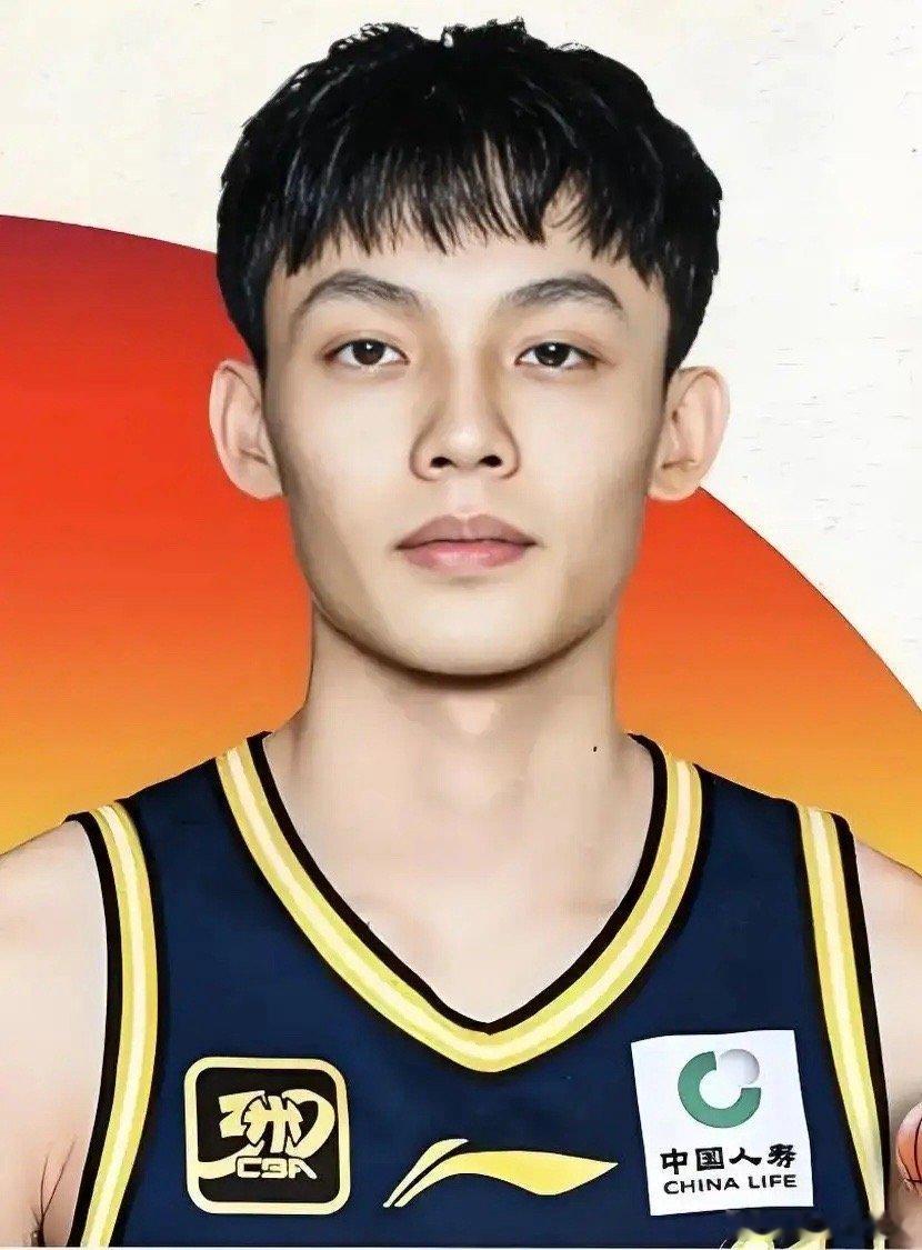 广东男篮客场74-105惨败北京男篮，这一战彻底的认识了4名球员！1、王少杰作为