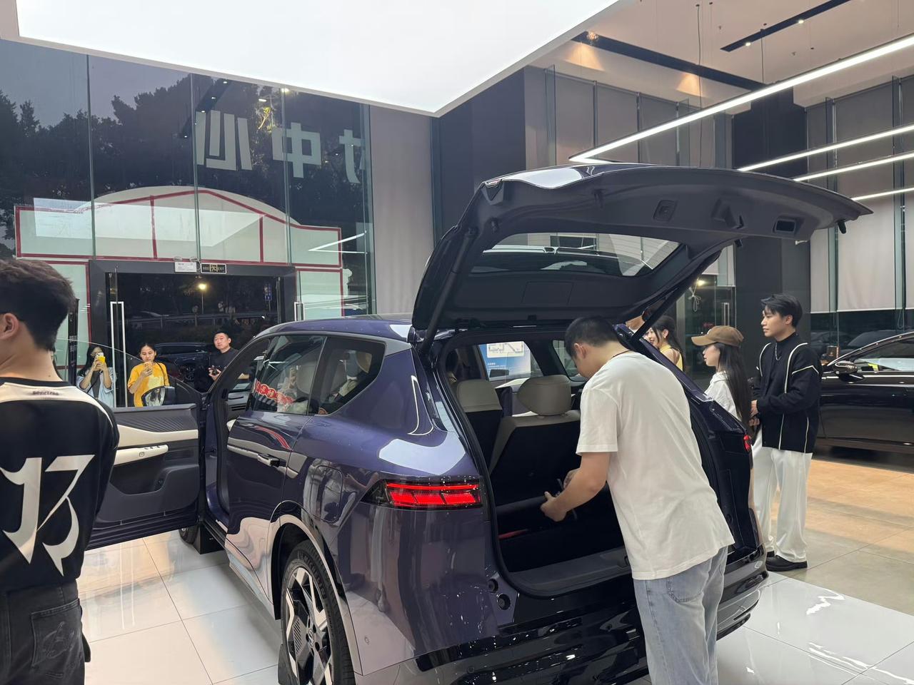 想买一台靠谱的中大型纯电SUV，那我建议你去看看东风日产NX8。最近正计划给家