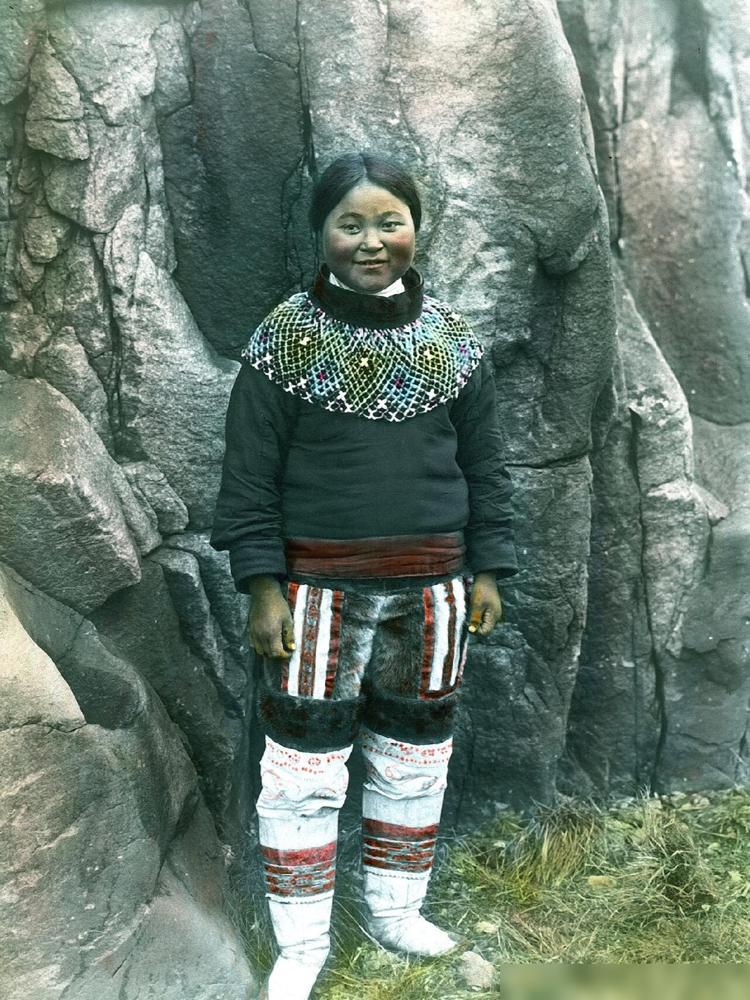 生活在格陵兰岛上的因纽特人，为什么长得有点像中国人？最近翻资料才知道，他们的