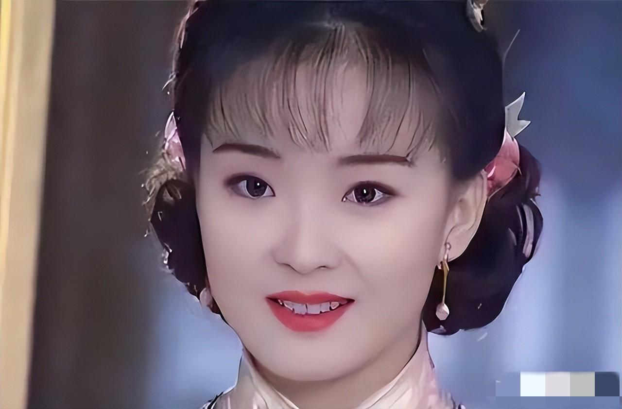 51岁王艳终熬出头！婆婆离世老公失联，昔日刁难的继子成唯一救赎谁能想到，当