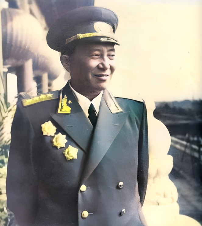 1936年12月，西安谈判期间，罗瑞卿到一家牙科诊所看牙，他与老牙医搭讪两句，立