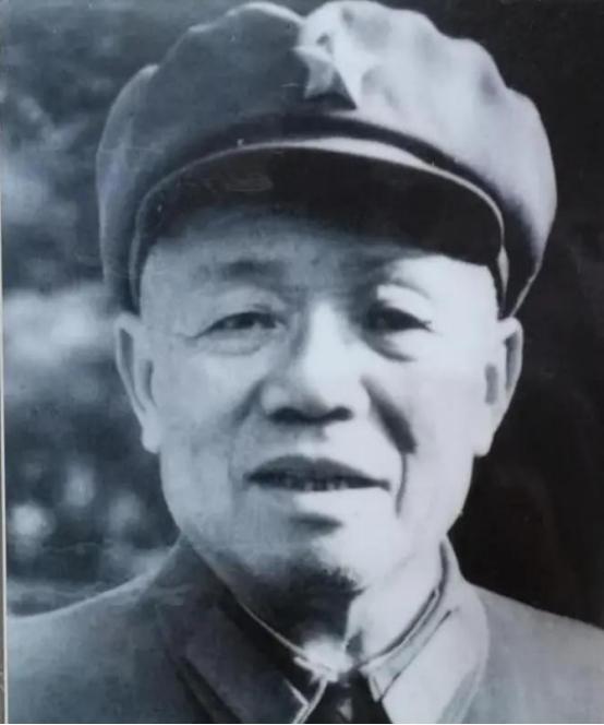 1986年韩先楚病危，陈云赶来探望怒斥：胡闹！韩先楚听完沉默许久，说了一句让所有