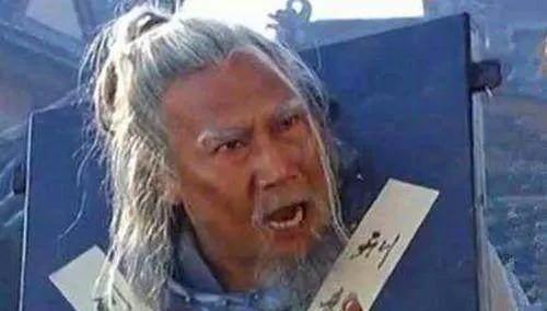 李善长被杀实在不怨。李善长，明朝开国左丞相，韩国公，洪武四年致仕。但是他不甘放下