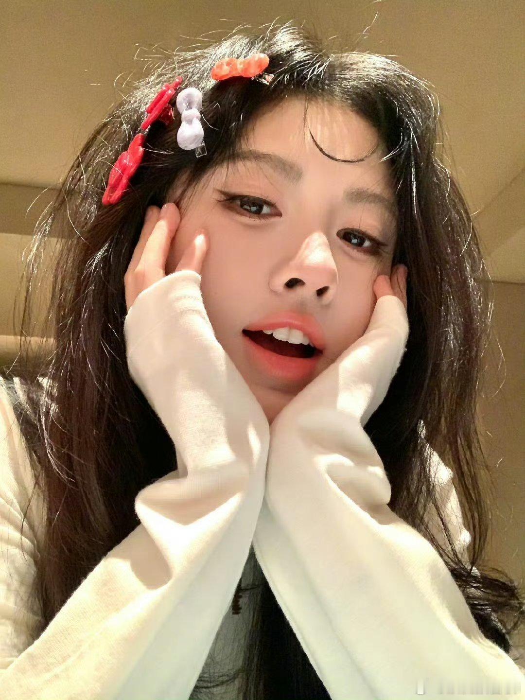鞠婧祎就是一个头像大户女明星最会自拍的没有之一[捂眼睛][捂眼睛]​​​