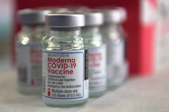 癌症疫苗来了……莫德纳（Moderna）昨天宣布，和默沙东联合研发的mRNA疫苗
