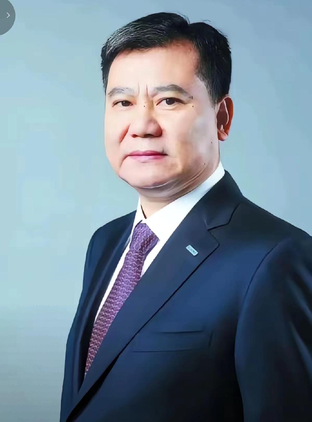 和许家印相比，张近东算一条汉子。苏宁2000多亿的负债全部执行完毕，张近东让渡了