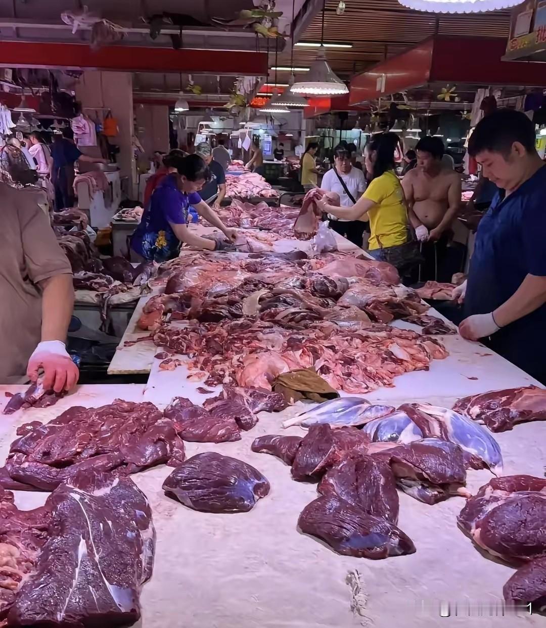 早上去买了180块钱的肉，糊里糊涂的付了18就走了。卖肉的摊主忙着招呼其他顾客，