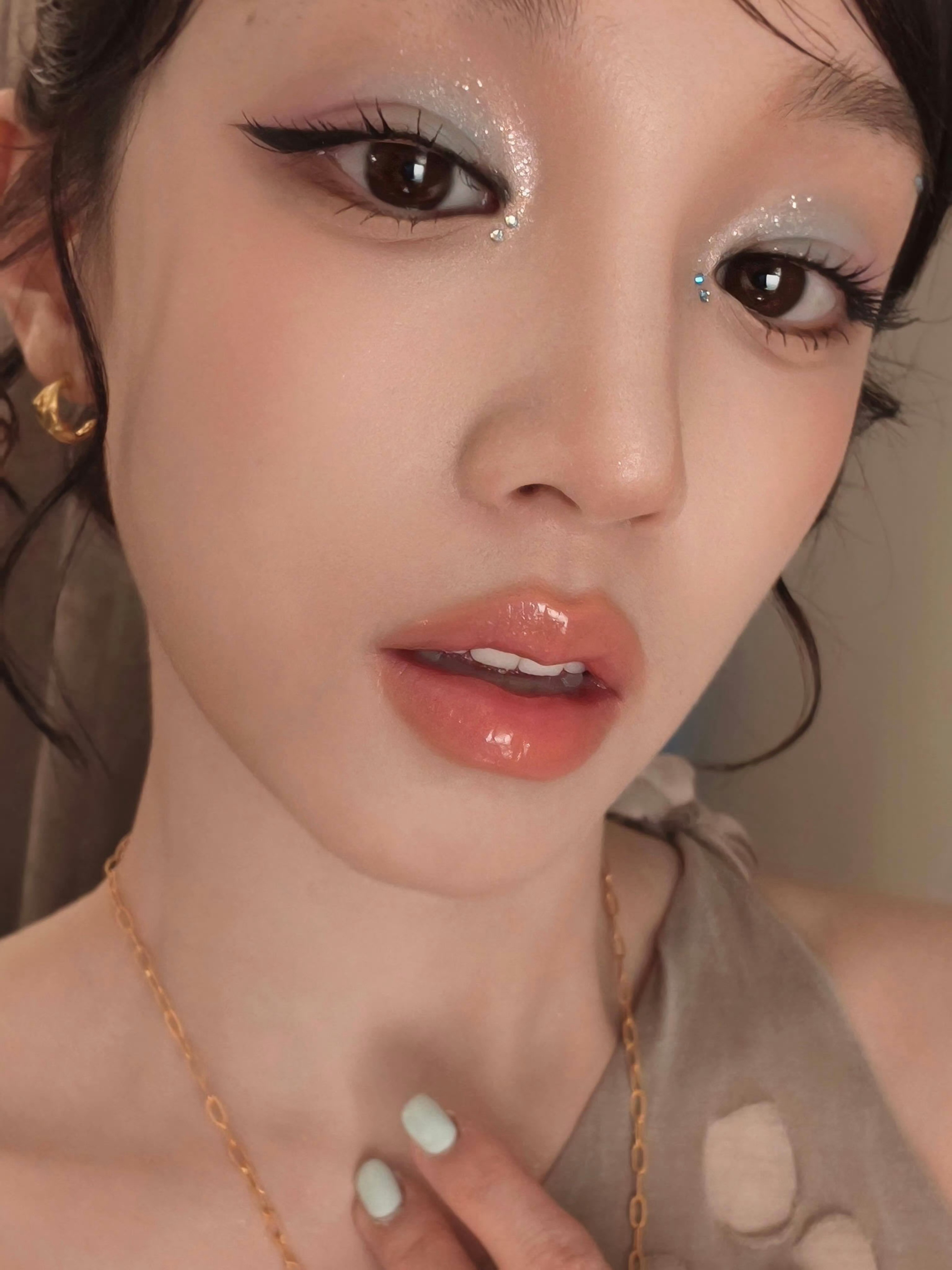 宋雨琦最近好多这个视角的自拍她不怕被人打么