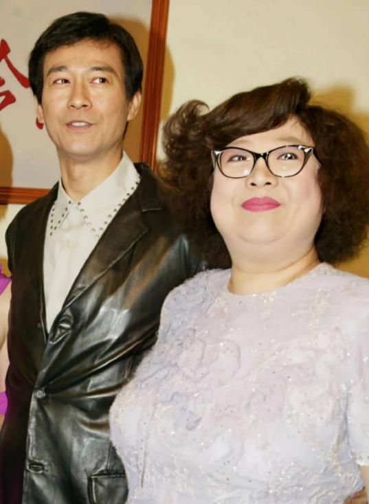 2008年，沈殿霞在奄奄一息时突然清醒过来，女儿郑欣宜急忙问她是否有未完成的事情