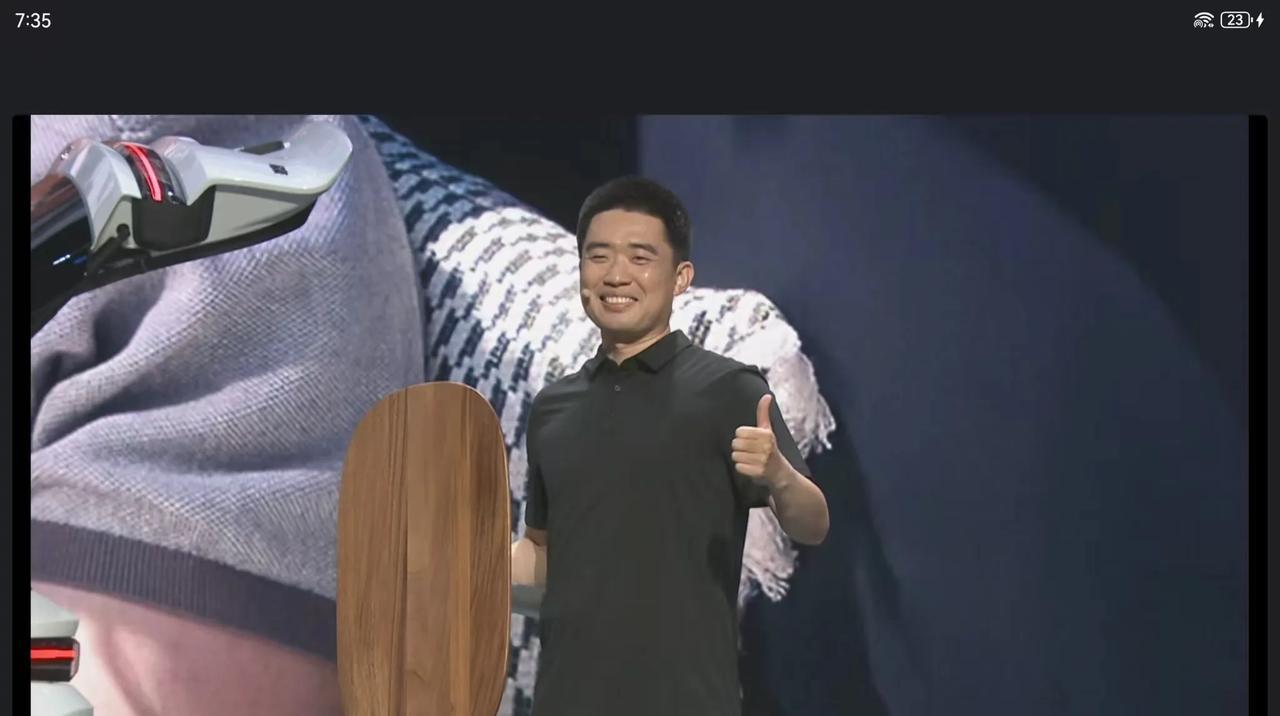 理想发布会全在致敬蔚来好久都没听过如此尴尬的发布会了，全场发布会的逻辑跟L90