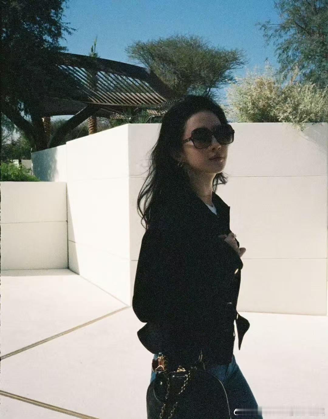 刘亦菲阿布扎比库存美图仙女降临～太爱看刘亦菲的旅行分享啦！