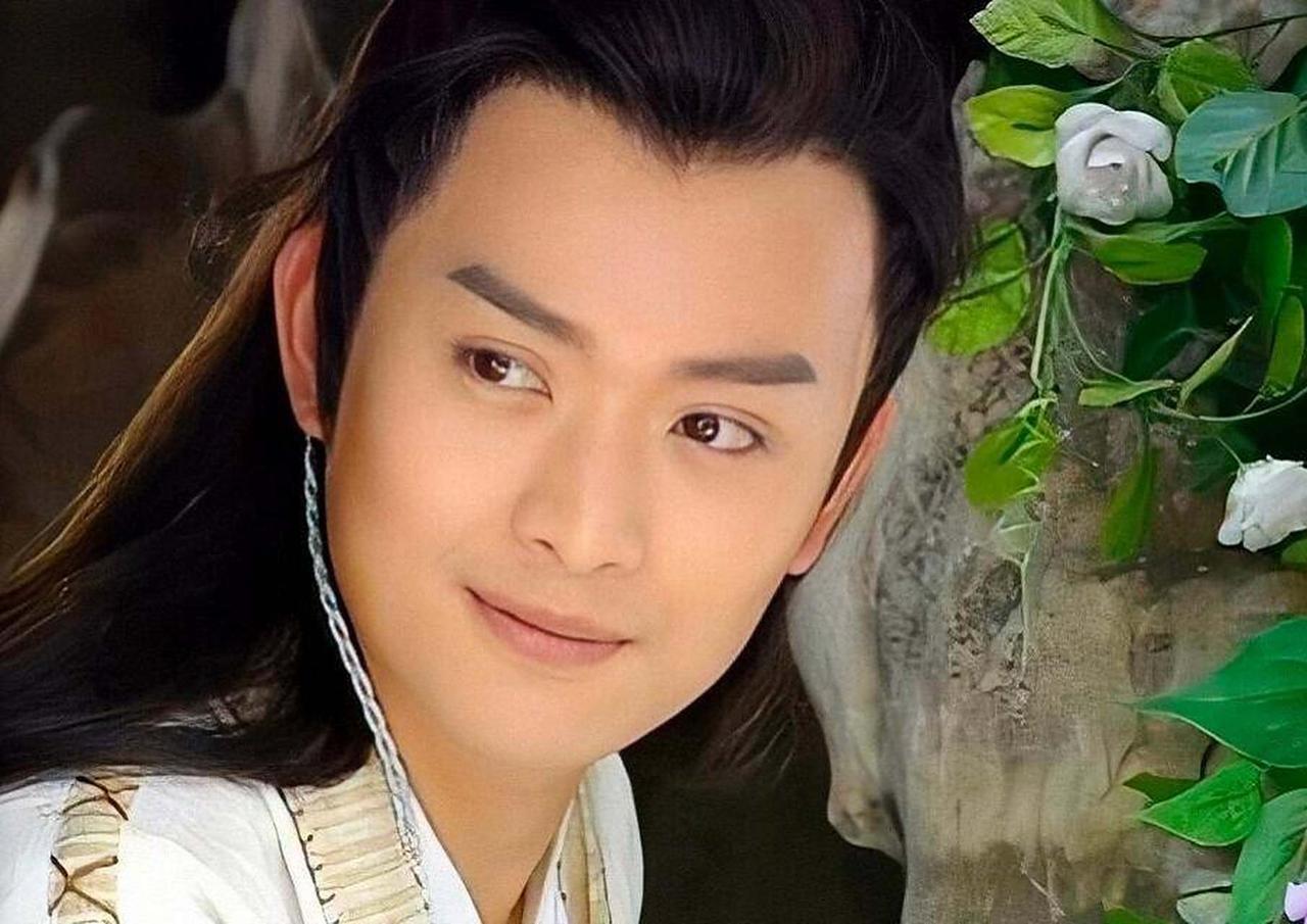 内娱7位拥有桃花眼的男星，谁最深情？第一位，黄海冰。他的眼神真迷人，阳光深情