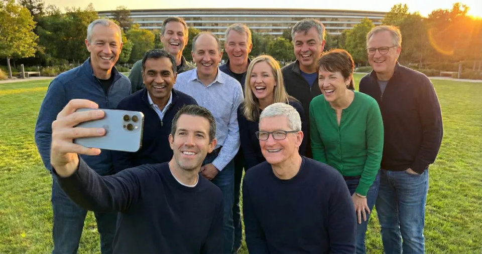 苹果官宣换帅：库克卸任CEO，特努斯接任！CEO蒂姆·库克（TimCook）将