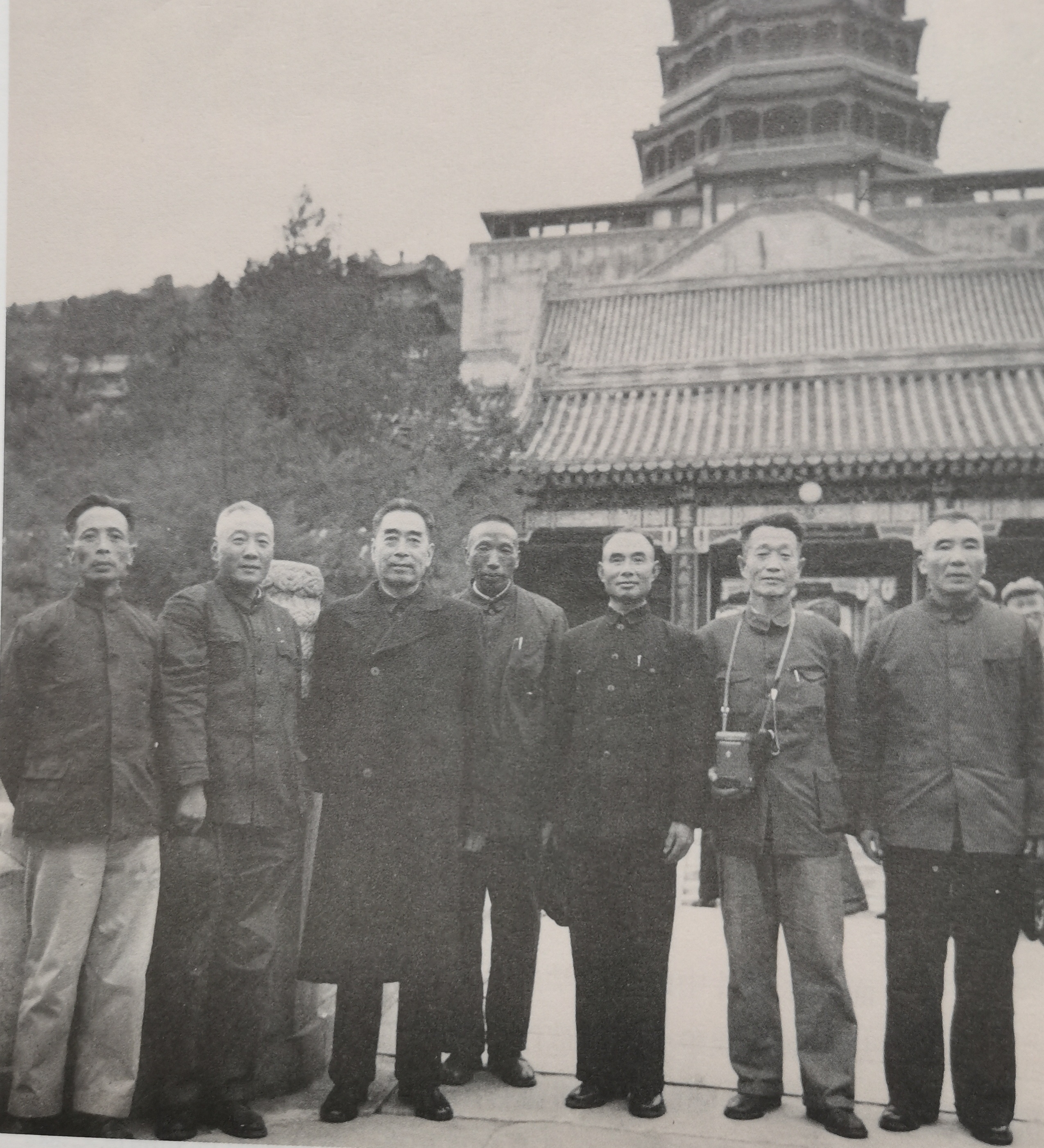 1959年9月，对国民党战犯进行第一批大特赦，一个月后，也就是10月19日，周总