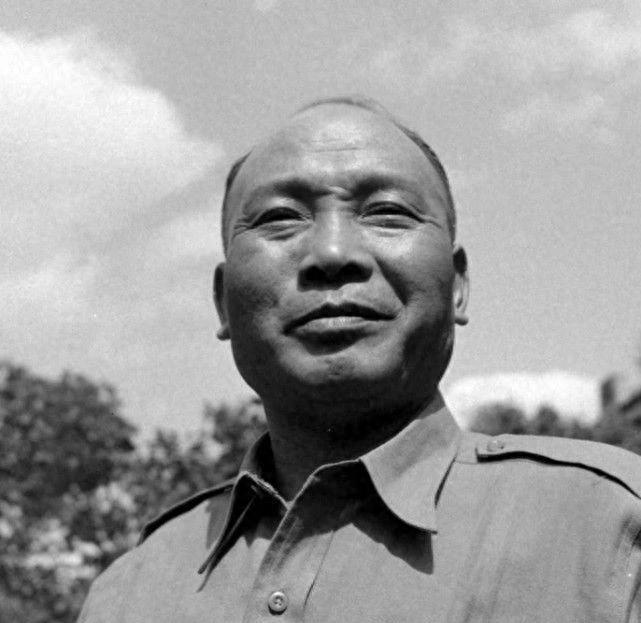 1954年，汤恩伯死在东京手术台上，挣扎哀嚎到力竭。蒋介石听说后，只冷冷撂下一句