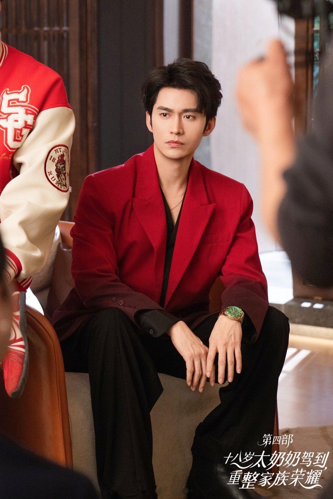 一部短剧凑齐七个男妲己太奶4简直是颜狗盛宴，陈添祥曾辉他们七个站一起，每一帧都