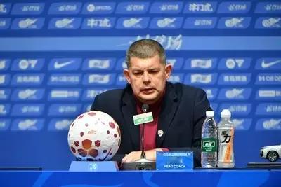 山东泰山碰到青岛海牛踢的总是别别扭扭两队球风有点相克谁都知道，山东泰山和