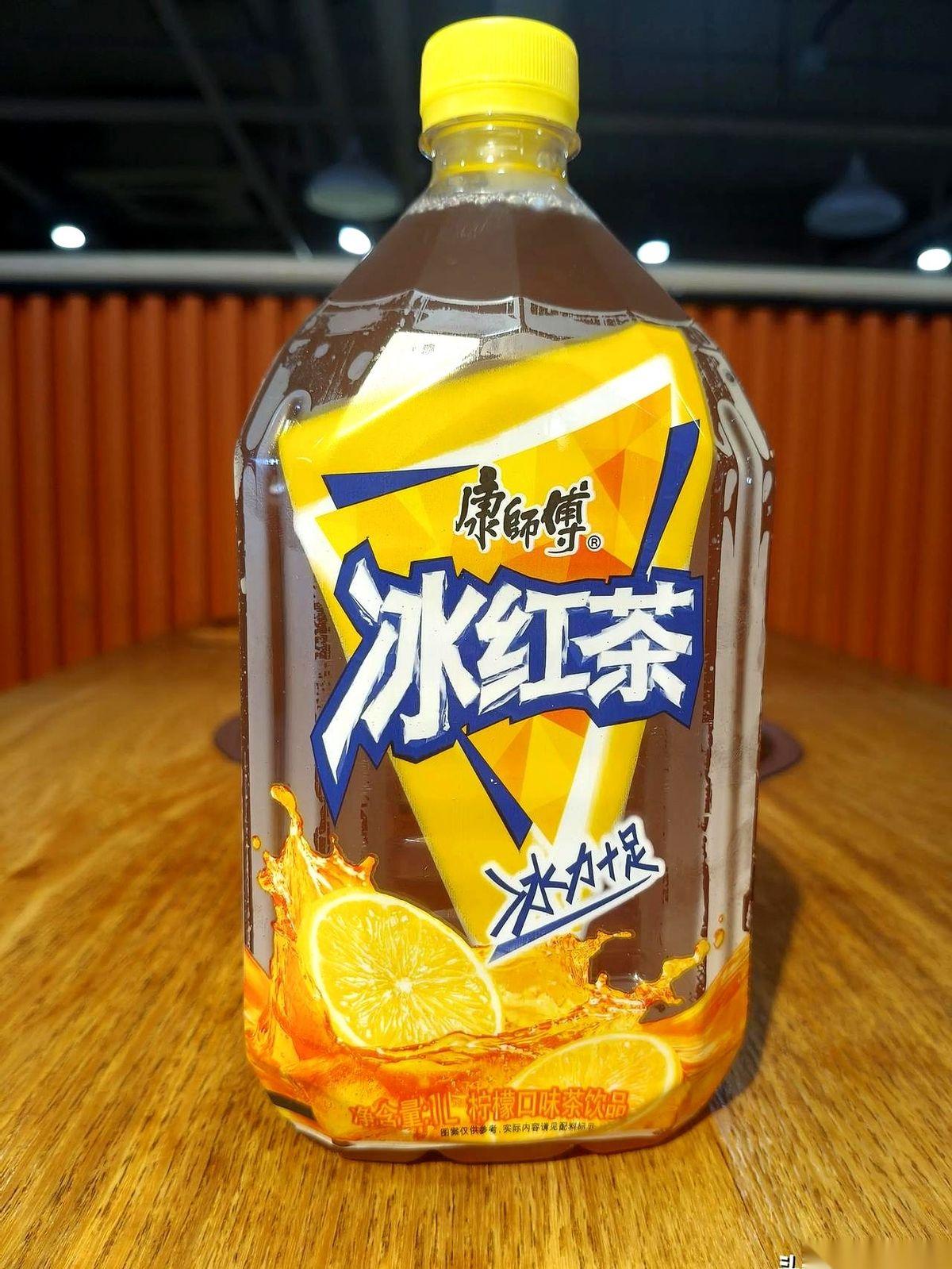 天天喊着要控糖，拉开超市冷柜门，躲开了可乐雪碧，顺手拿了一瓶“健康”的绿茶？别