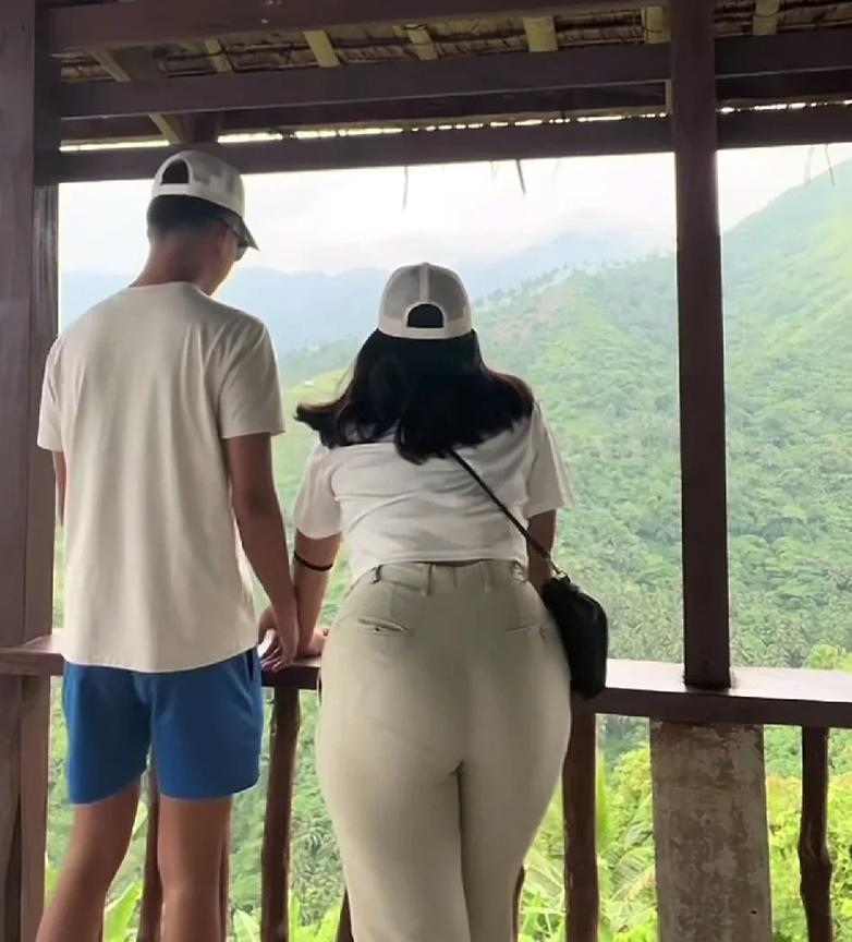 “细腰肥臀”的梨型身材是老公最爱，很多经常健身和锻炼的小伙伴都知道，身材分为苹果