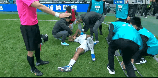 马宁的吹罚没有问题，高天意纯属自找的！这个腿部拉伤确实是伤病，但是不是那种脑震荡