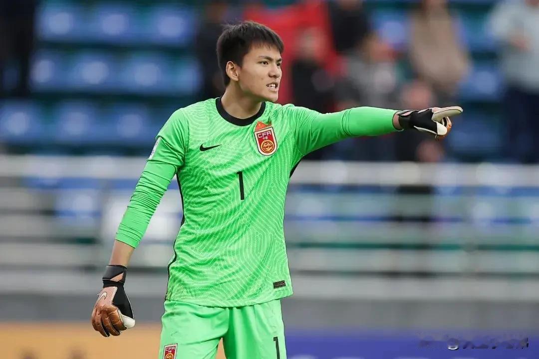 赛季刚结束，申花引援消息满天飞，究竟哪个靠谱？25赛季中超联赛刚结束，关于申花