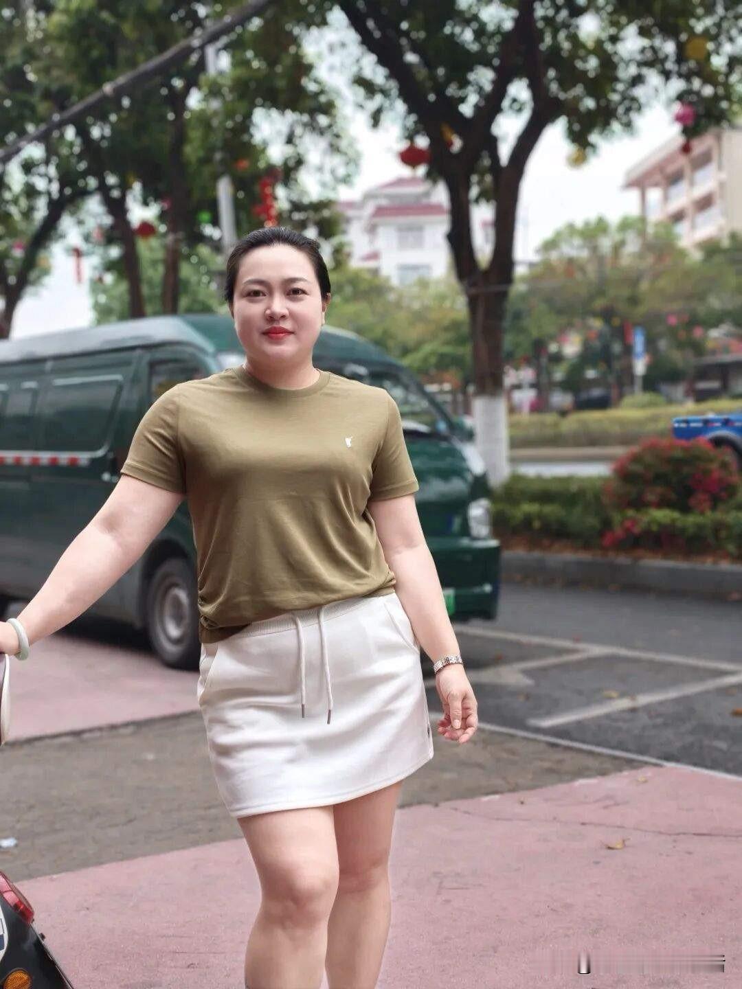 男人们记住了不要去碰丧偶的女人为什么呢第一，经济压力第二，抚养孩子第