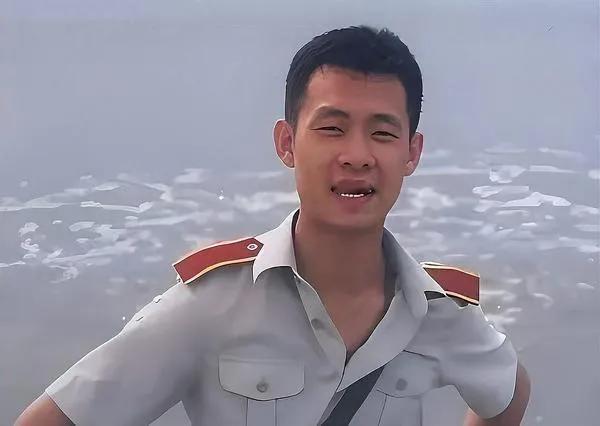 因演过军人角色，并一炮而红的十位男演员,谁演的更好一些呢？第十位:张译出演《我