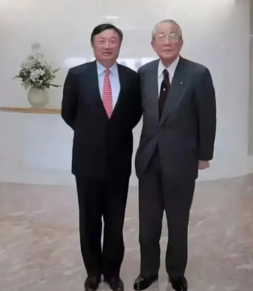 几年前，在手机行业搞得风生水起的华为掌门人任正非，曾前往日本拜访了一位企业界的大