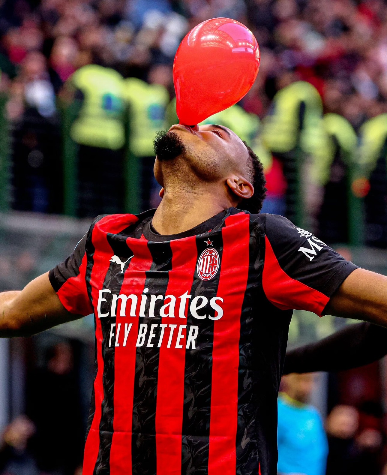 北京时间12月28日19:30，意甲第17轮焦点战在圣西罗球场打响，AC米兰主场