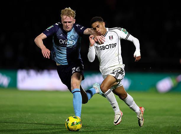 富勒姆富勒姆联赛杯90分钟1-1,点球5-4淘汰英甲球队韦康比,18岁小将约叔